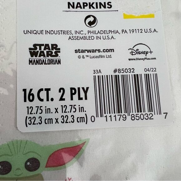 New Star Wars Mandalorian Baby Yoda Christmas Napkins 16 Count Disney Holiday - Picture 3 of 3